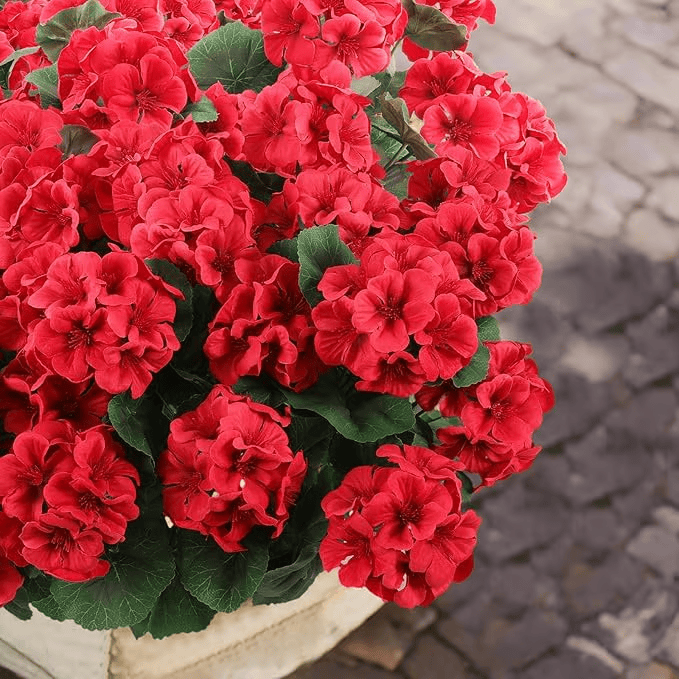 🌸 Lush, UV-Resistant Artificial Geraniums – Real Look, No Maintenance! 🌞🏡